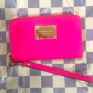 Michael Kors Limited Edition Neon Pink Zipper Wallet. New without tags.